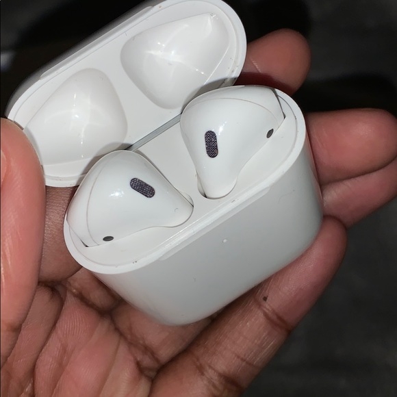 AirPods